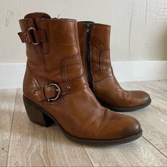 Clarks Shoes - Clarks brown leather boots